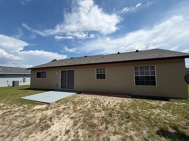73 Olive Dr — Photo 17