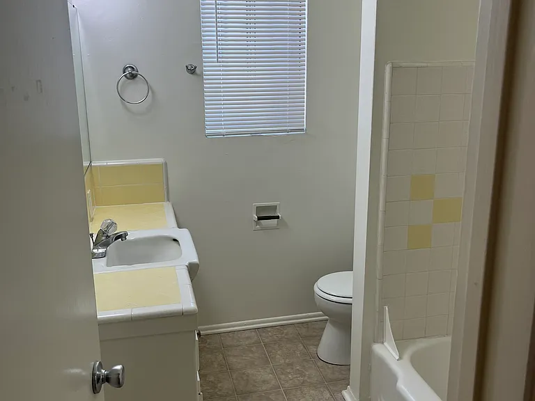 1959 Cedar Ave #1 — Photo 19