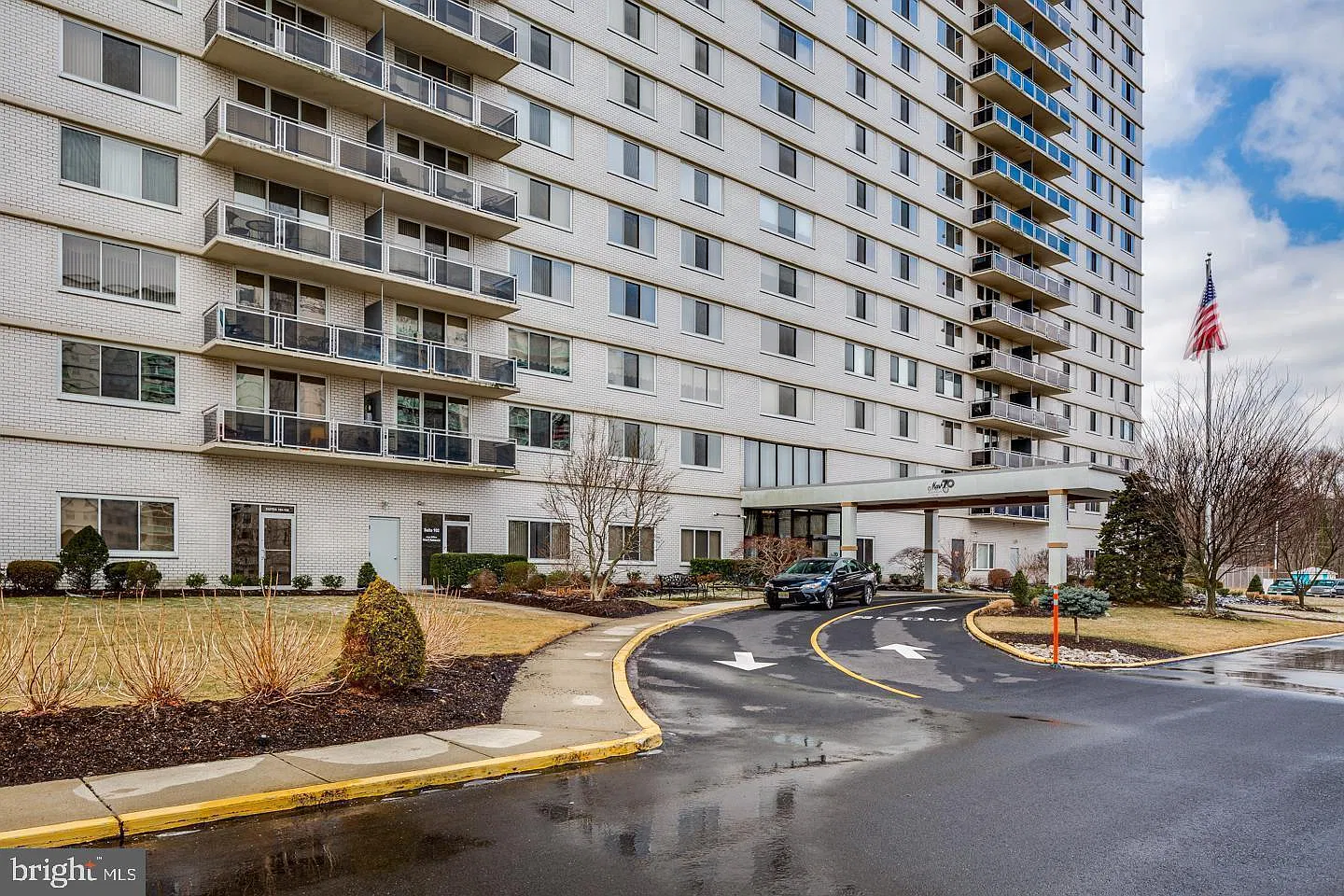 1 bed, 1.0 bath, 840 sqft, $2,400 — Photo 2