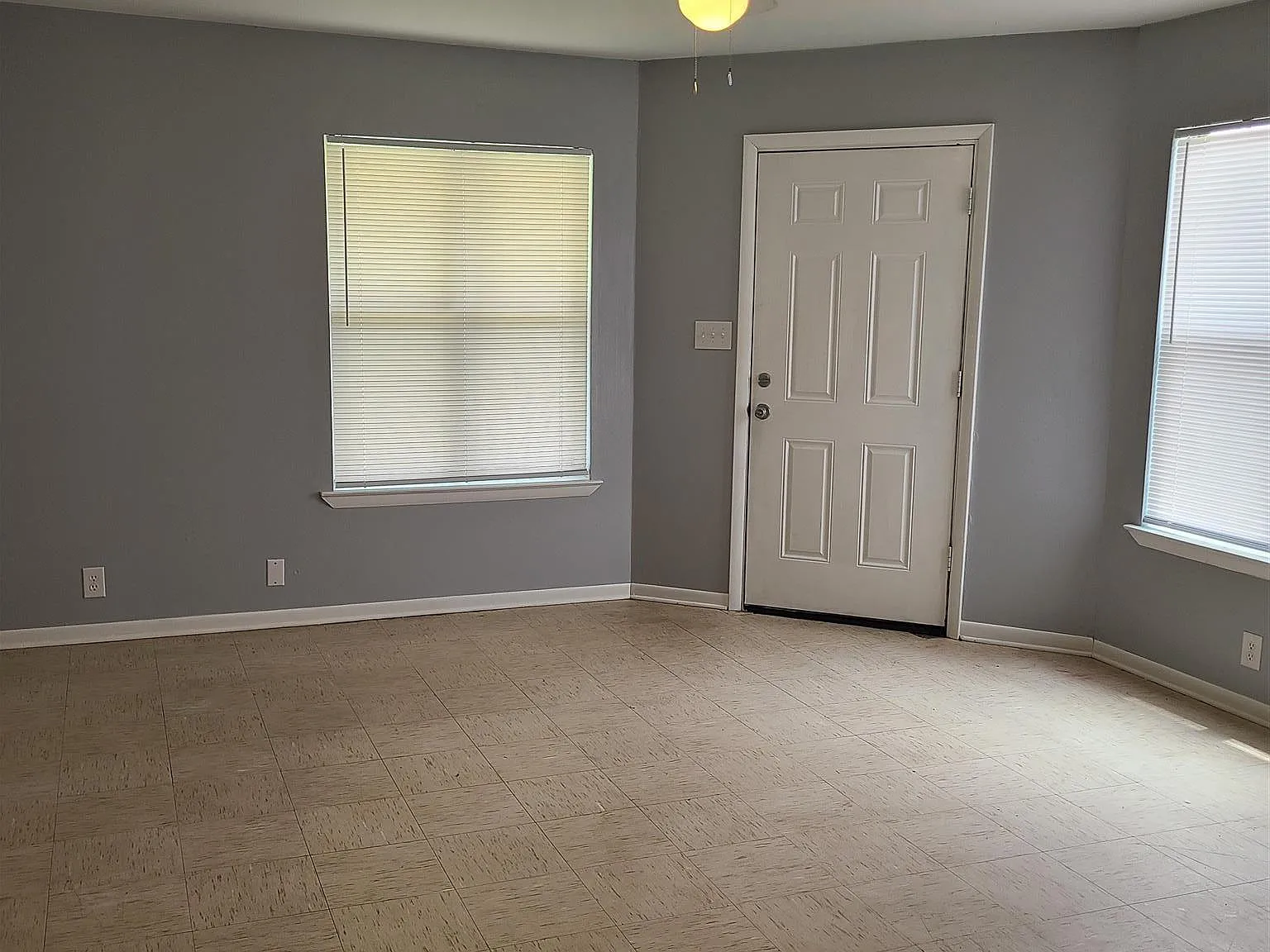 2 bed, 870 sqft, $995 — Photo 2