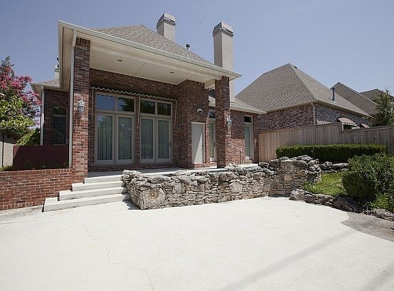 Terrace w/Professional Landscaping