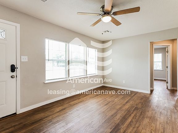 1149147_004_living_room_12852220.jpg