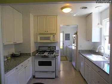 5th image of 1271 Orchard Heights Dr