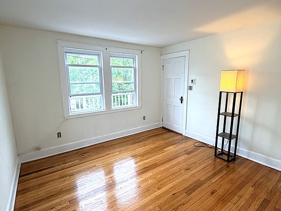 5th image of 15 Lawn Ave #2