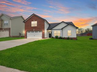 1046 Whitney Dr, Clarksville, TN 37042