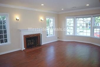 3rd image of 214 W Ash Ave