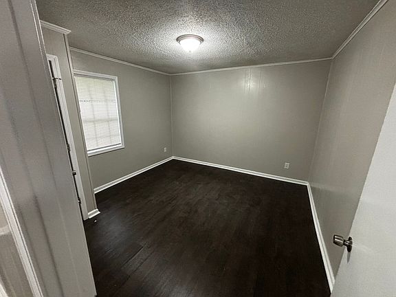 3rd image of 279 W Norwood Ave