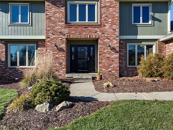 4th image of 184 Berkshire Ln