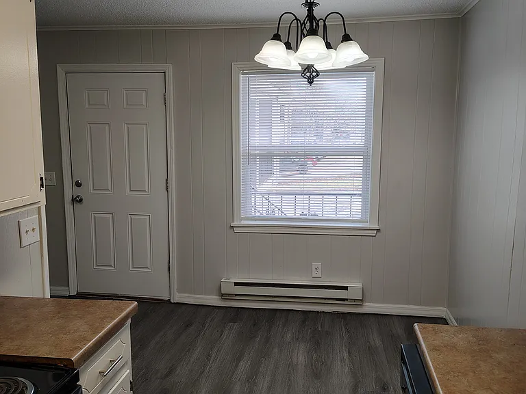 1002 W Hughes St #7 — Photo 3