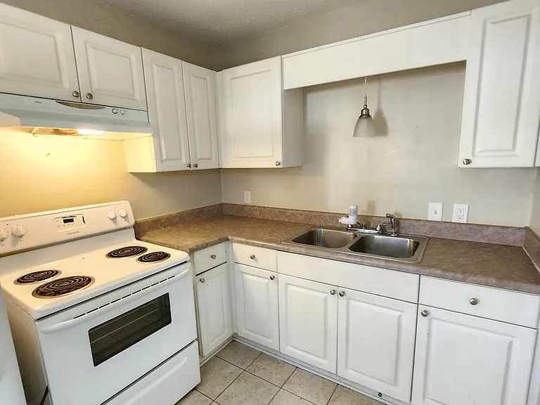 5501 Mayfair Dr — Photo 6