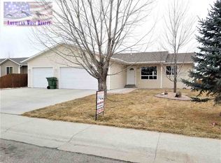 1102 Hatchet Dr, Douglas, WY 82633
