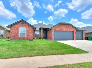 9108 Ians Pl, Moore, OK 73160