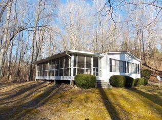 51 Honeysuckle Ln, Lobelville, TN 37097