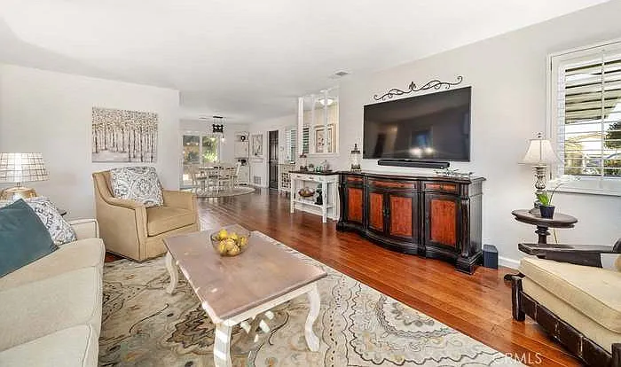 1317 E Dena Way — Photo 3
