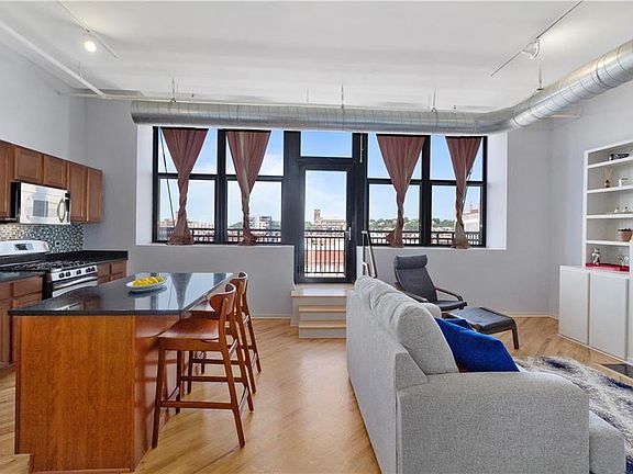 5th image of 2015 Grand Ave Unit 522