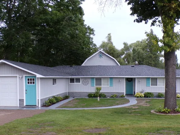 3739 Club Rd, Indian River, MI 49749