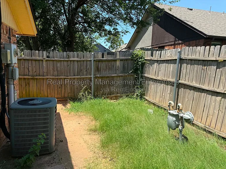 4105 Heritage Place Dr — Photo 26