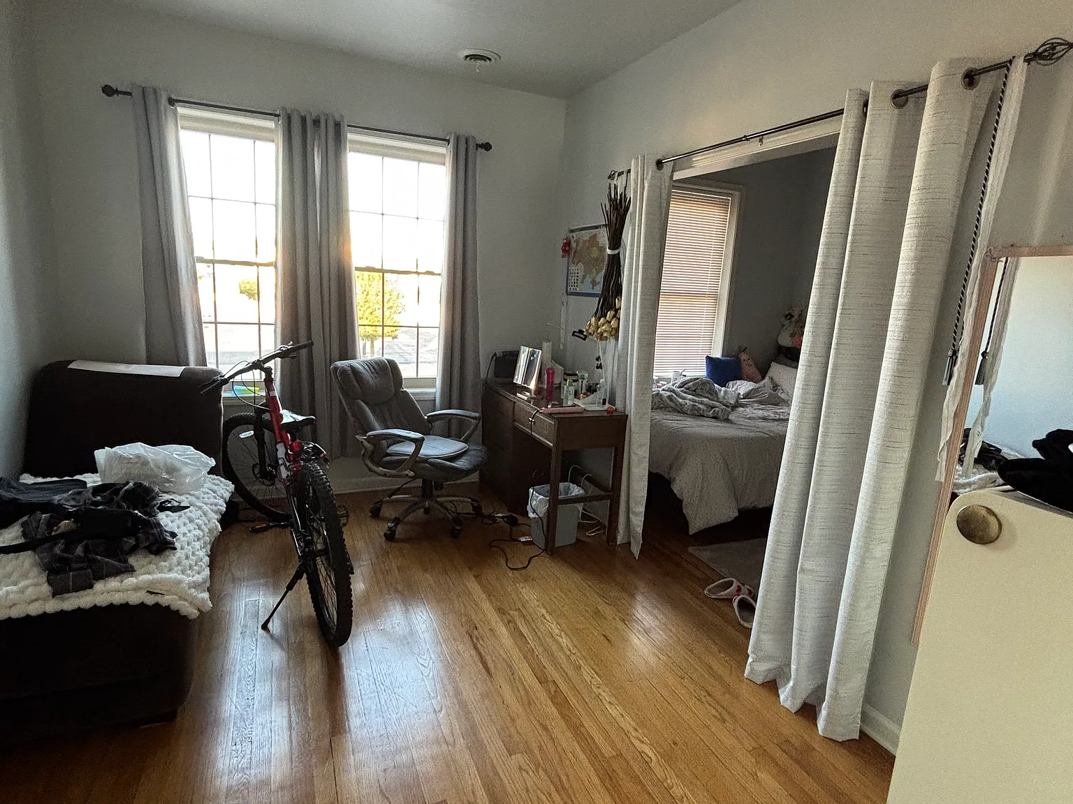 3 bed, 1000 sqft, $1,250 — Photo 2