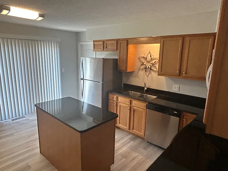2424 W Lawrence Ave #2424 — Photo 11