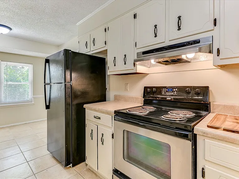 4532 Hillside Dr — Photo 16