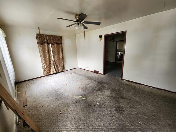 4th image of 107 Grant St