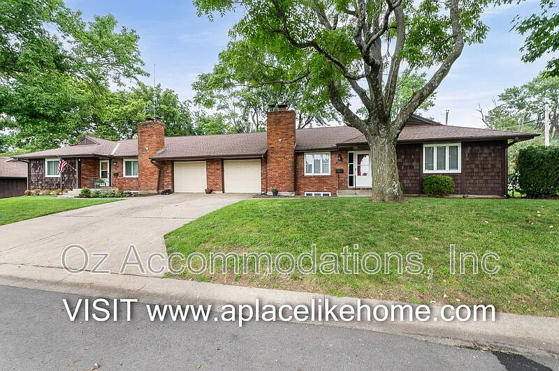 3 bed, 2.0 bath, 1410 sqft, $1,695 — Photo 3