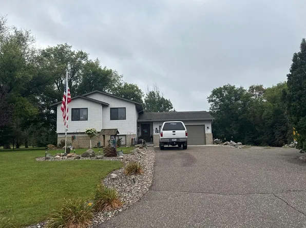 5012 Evergreen Trl, North Branch, MN 55056