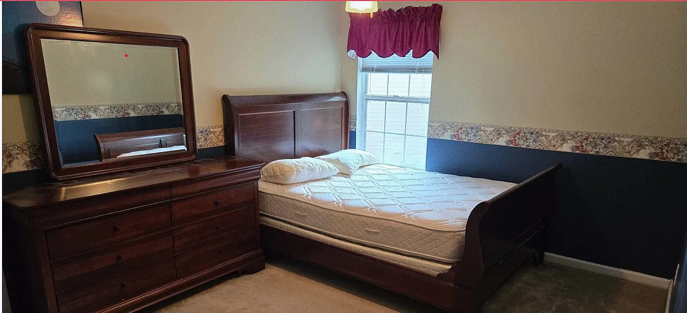 4 bed, 2500 sqft, $775 — Photo 1