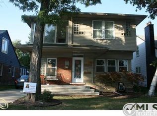 1348 Brys Dr, Grosse Pointe Woods, MI 48236