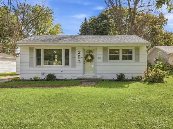 207 N 5th St, Winneconne, WI 54986