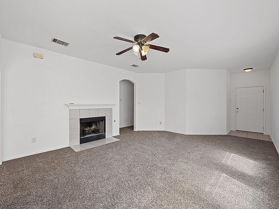 5th image of 914 N Creek Blvd