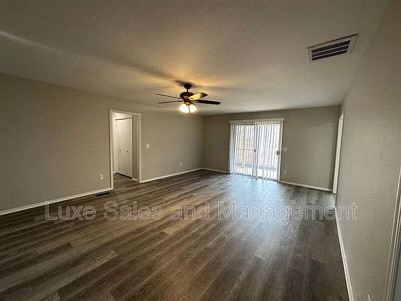 5th image of 6102 N Ross Ave