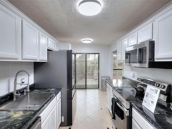 4th image of 5137 Roswell Rd Unit 6