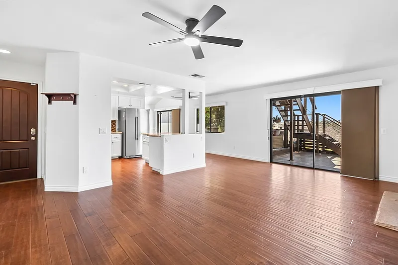 3 bed, 2.5 bath, 1542 sqft, $4,600 — Photo 3