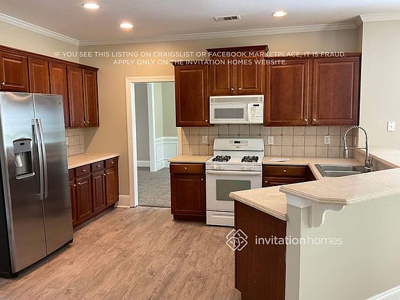 5th image of 734 Laurel West Ct