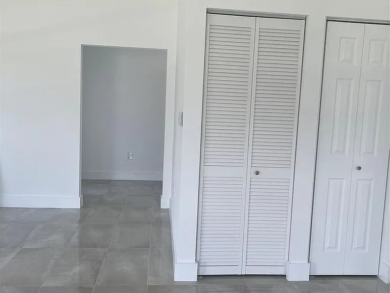 2877 SE 1st Ct — Photo 9