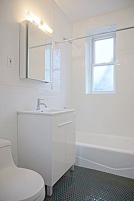4th image of 780 Greenwich St APT 4G