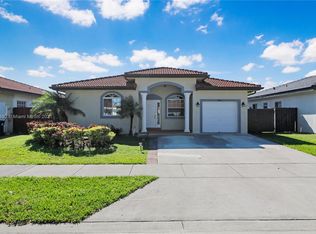 14614 SW 182nd Ter, Miami, FL 33177