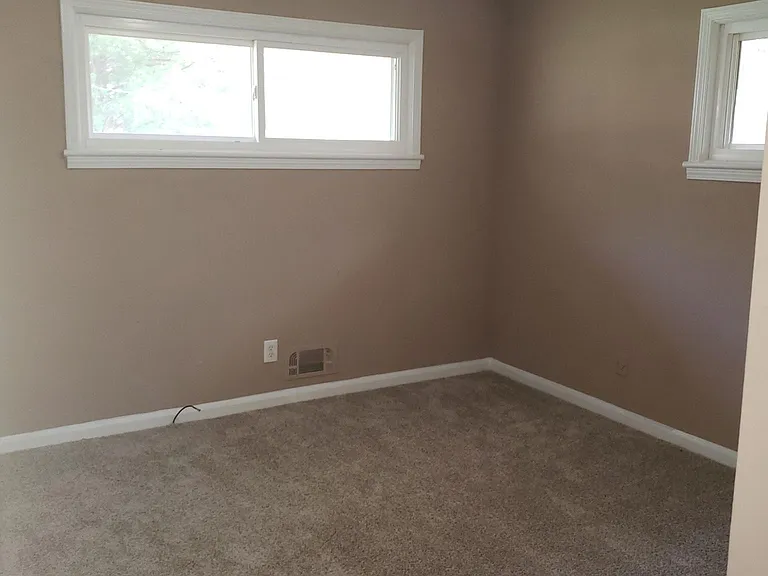 971 Gresham Ave SE — Photo 23