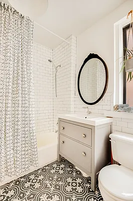 Sold by Compass | media 7