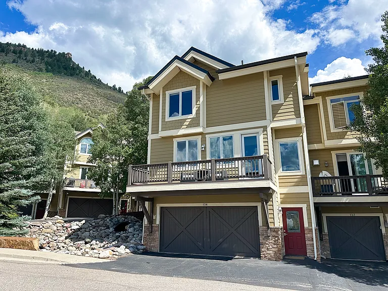 134 Taylor St — Photo 12