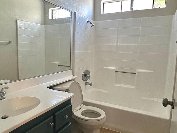 5th image of 2343 E 17th St Unit 106