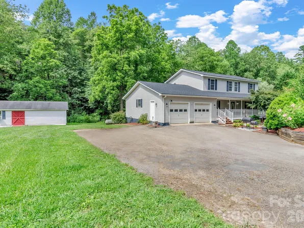 11 Aquarian Way, Leicester, NC 28748