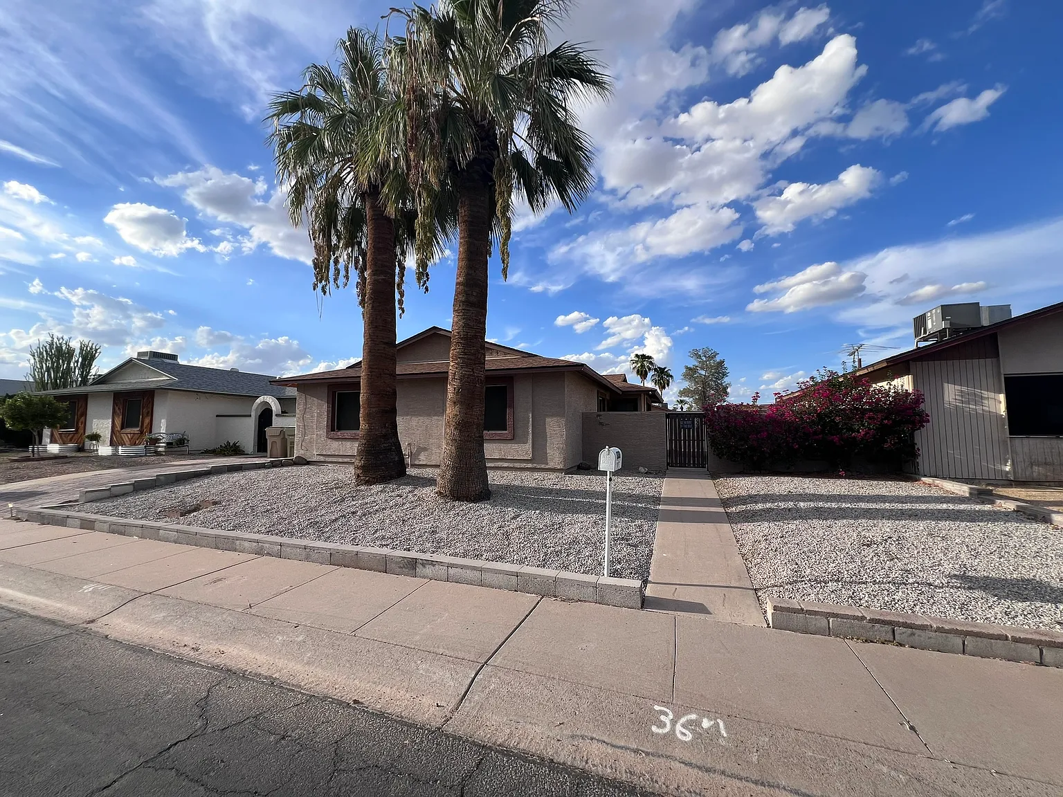3 bed, 1128 sqft, $1,950 — Photo 1