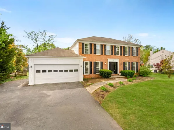 105 Peyton Rd, Sterling, VA 20165