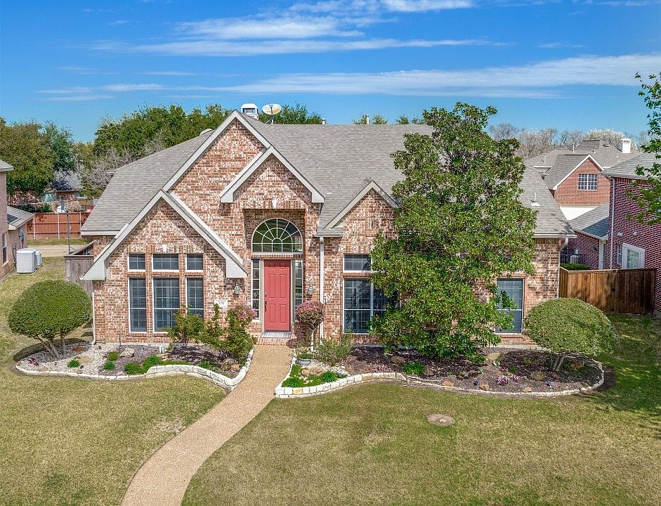 1st image of 520 Blackfield Dr