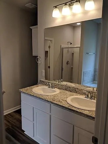 8194 Fairlane Dr — Photo 18