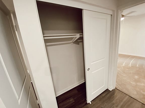 4th image of 6332 Woodman Ave #2