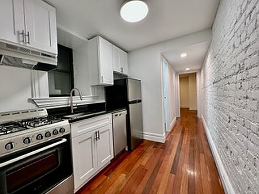 2nd image of 108 E 97th St #1D