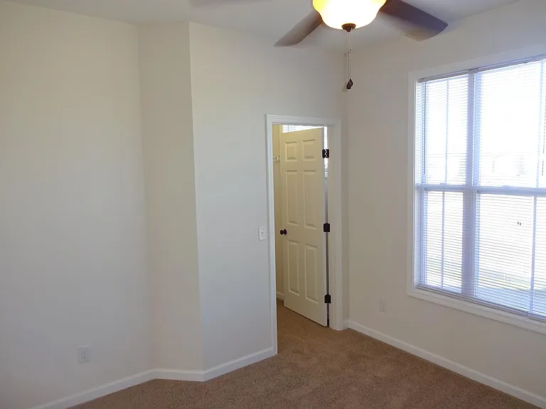 115 Joy Dr #115 — Photo 12